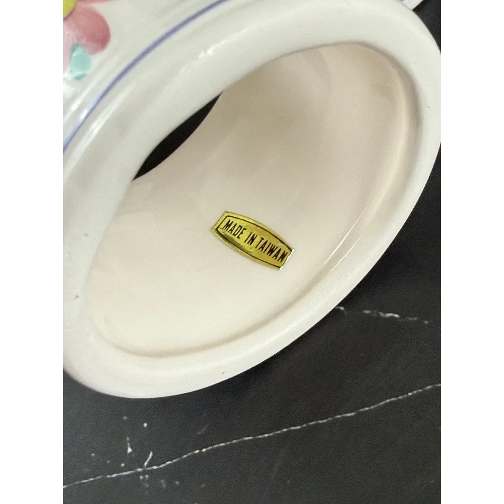 Vintage White Floral Ceramic Napkin Rings Set of Four (4) 2in Cottagecore